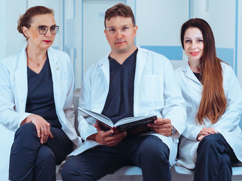 Dr. Dimitar Grupchev 35. Doğum Gününe 35 Hasta Gözlerini Geri kazandırarak Uygun Duyar