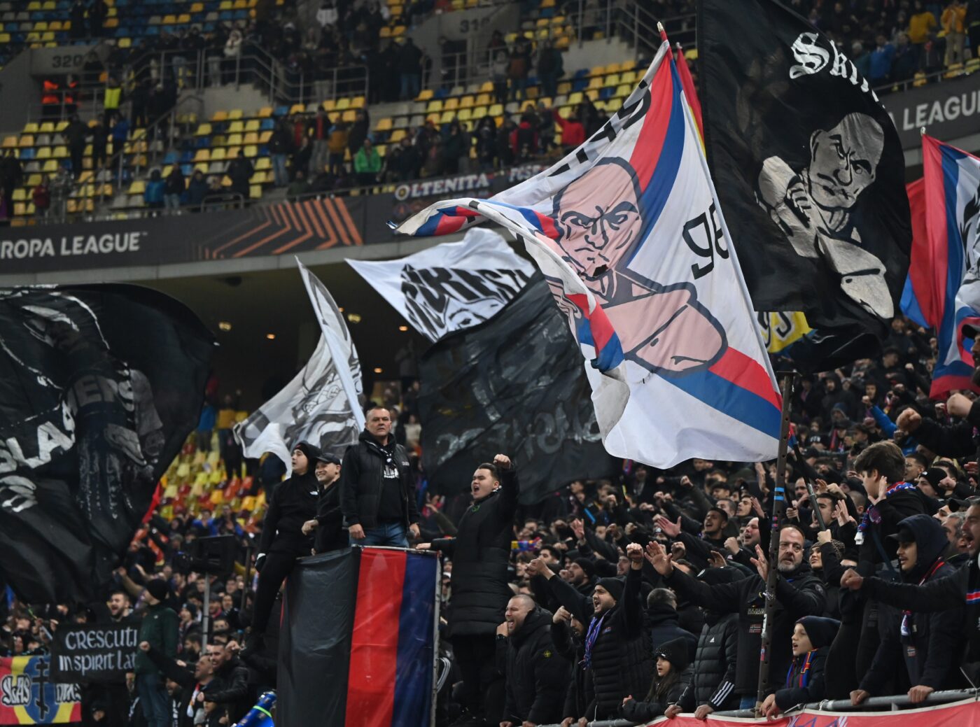 "Mourinho'yu getirin!" – Taraftarlar Dinamo maçı öncesi FCSB yıldızlarına iltizam verdi
