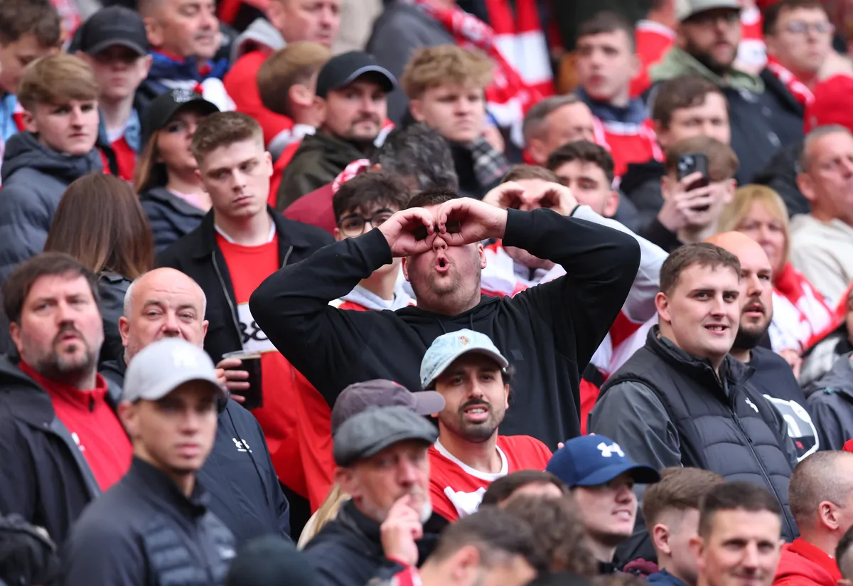 Southampton Oyuncak Maçlardan Yasaklandı Espionage Skandalı Sonucu