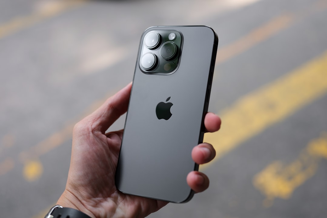 Apple iPhone 17 Pro Max: Yapay Zeka Entegrasyonu ve Balkan Teknoloji Pazarı