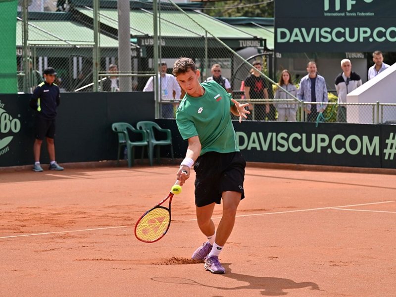 Bulgar Tenis Yıldızı İspanya'da Dördüncü Orta Sıra Galibiyeti