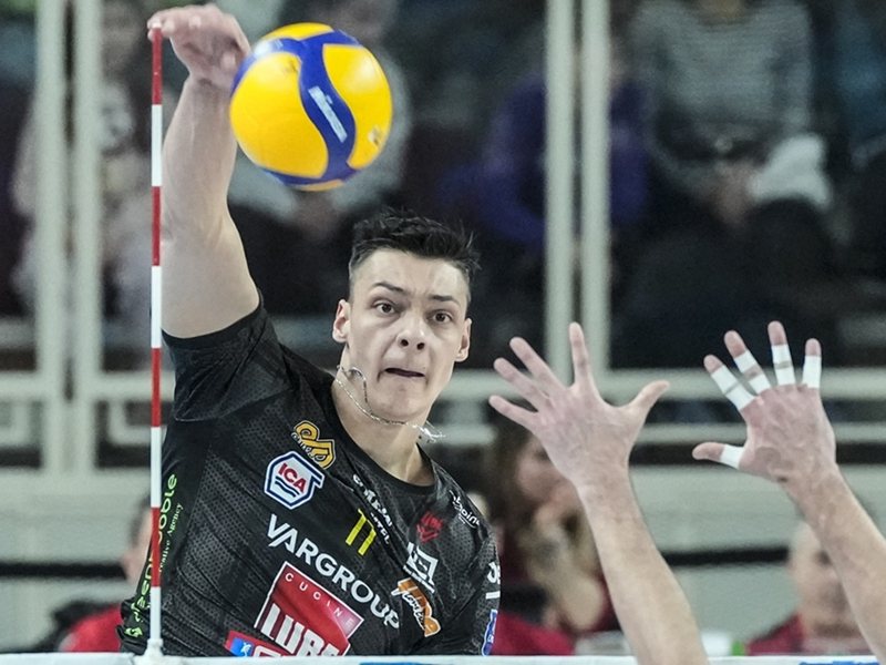 Alex Nikolov Yine İtalya'da Gümüş Madalya Kazandı, Sezon Sonu Mağlubiyetinde 25 Puan Yaptı