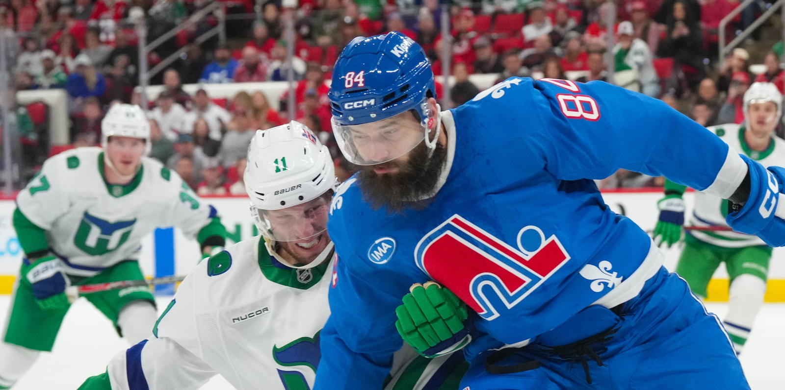 Avalanche ve Hurricanes NHL Tarihine Yol açıyor