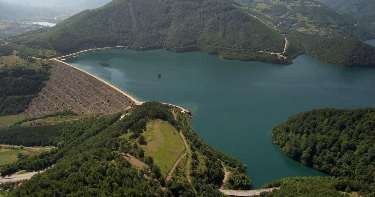 Sırp gölünün sırrı: Suda batan 14 köy ve Orta Çağ kalıntıları