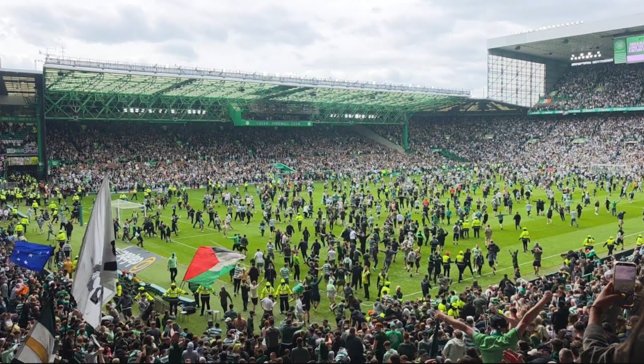 Sahaya Giren Taraftarlar Celtic'in Şampiyonluğunu Tehlikeye Atabilir