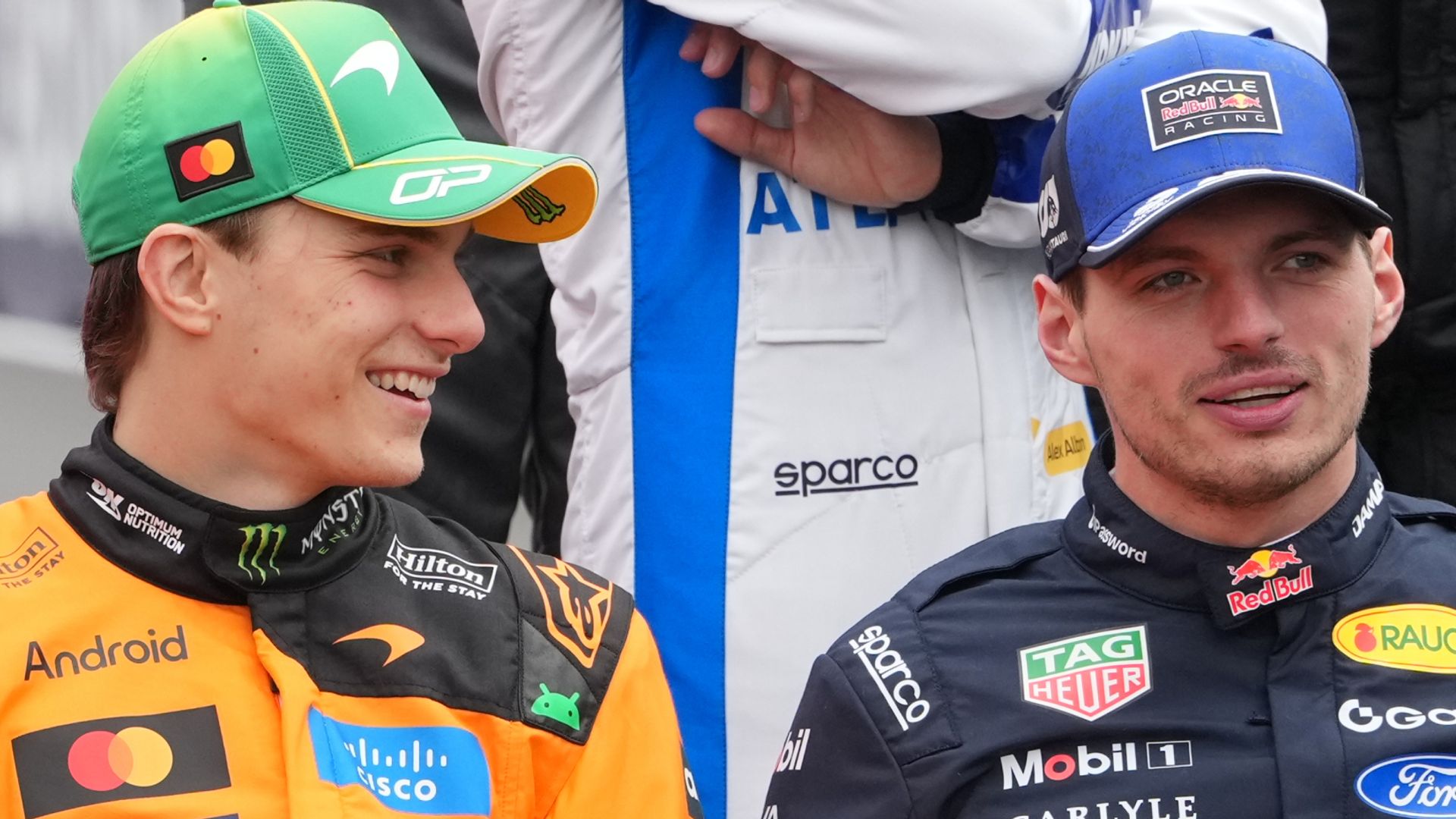Piastri Red Bull İlgiyle Flört Ediyor, Ama McLaren'da Kalıyor
