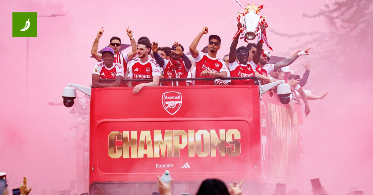 Arsenal, 22 yıl sonra Londra'da 1.5 milyon kişiyle şampiyonluğu kutladı