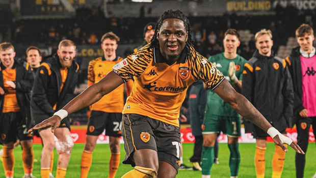 David Akintola: Playoff zaferinden sonra Hull City Premier Lig'e hazır