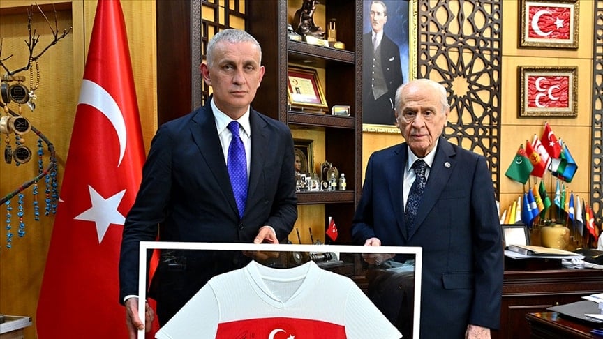 Bahçeli, TFF'ye Ligi Tescil Etme Çağrısı: Türk Futbolu Sarsılıyor