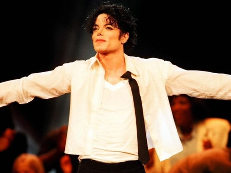 Bükreş'te Michael Jackson Anıtı Açıldı