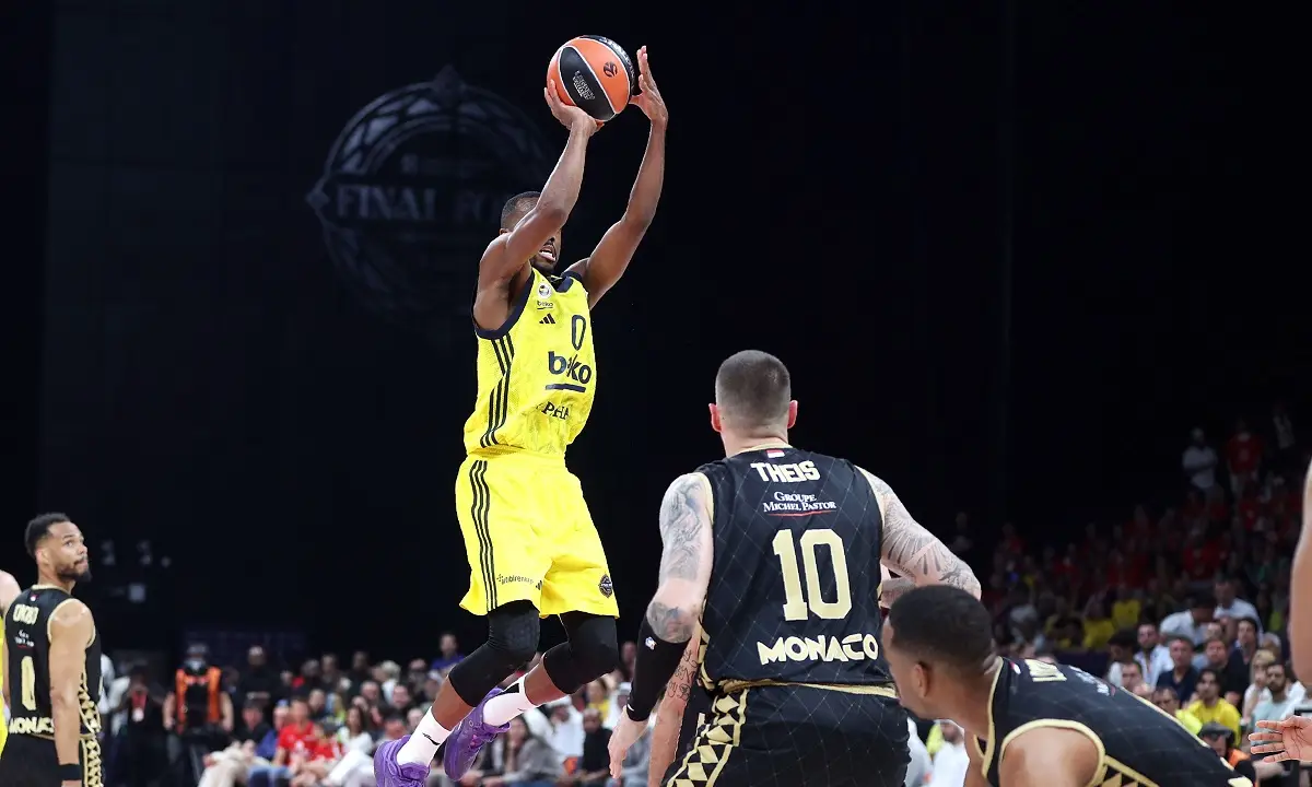 Eric McCollum, Olympiacos'un Oyun Tarzını Analiz Eder ve Herkesin Gördüğü Ancak Barton'un Gördüğü Olmayan Problemleri Bulur