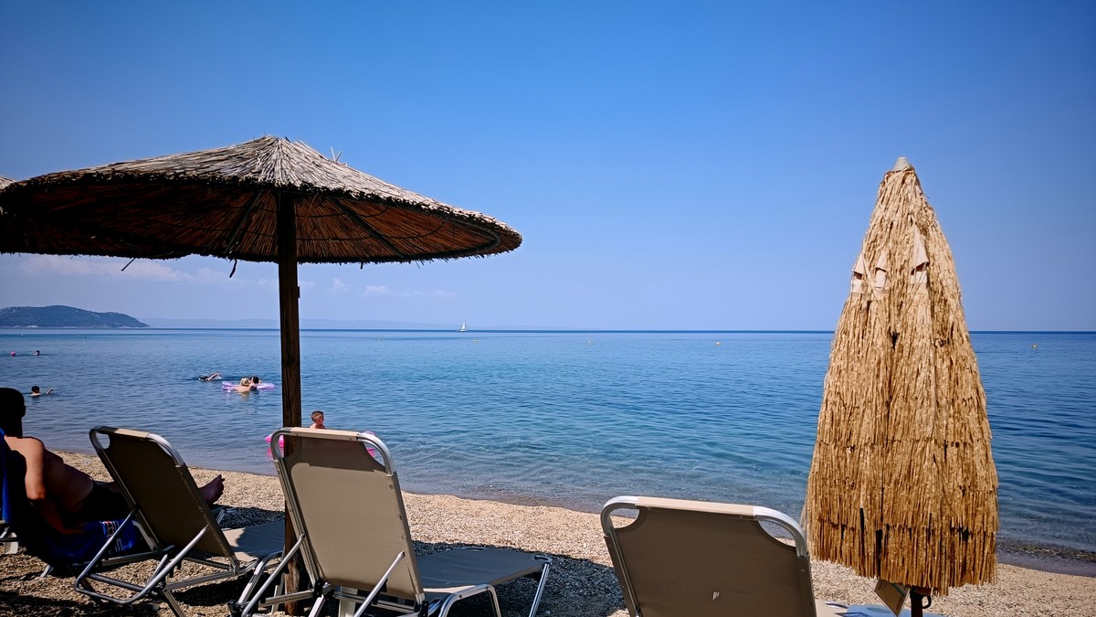 Yeni Sakinler Arayan Yunan Adası: 20 Sakin ve Bir Kahve