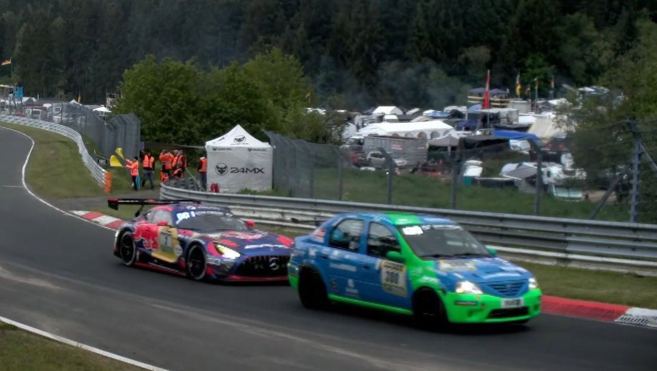 Dacia Logan Nürburgring 24 Saat Yarışını Şok Etti