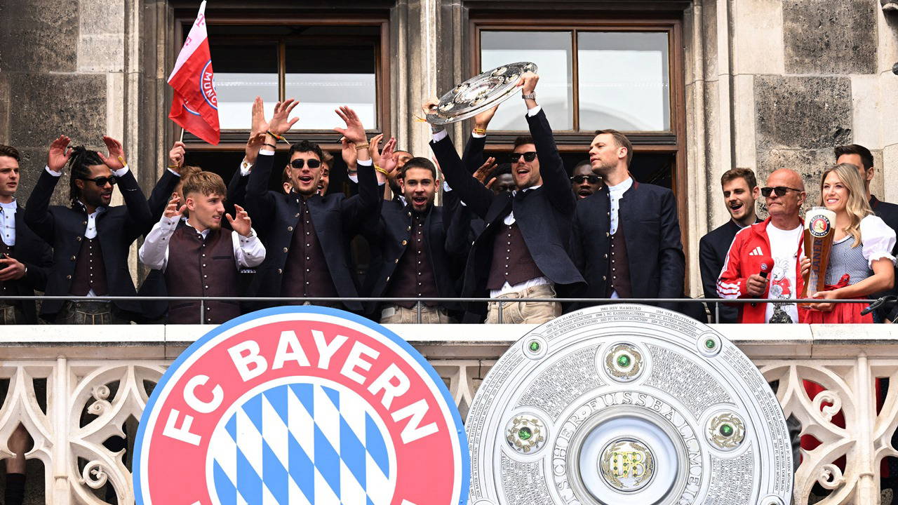 Bayern Münih Şampiyonluk Kutlamalarında 1860 Münih Taraftarı Prank