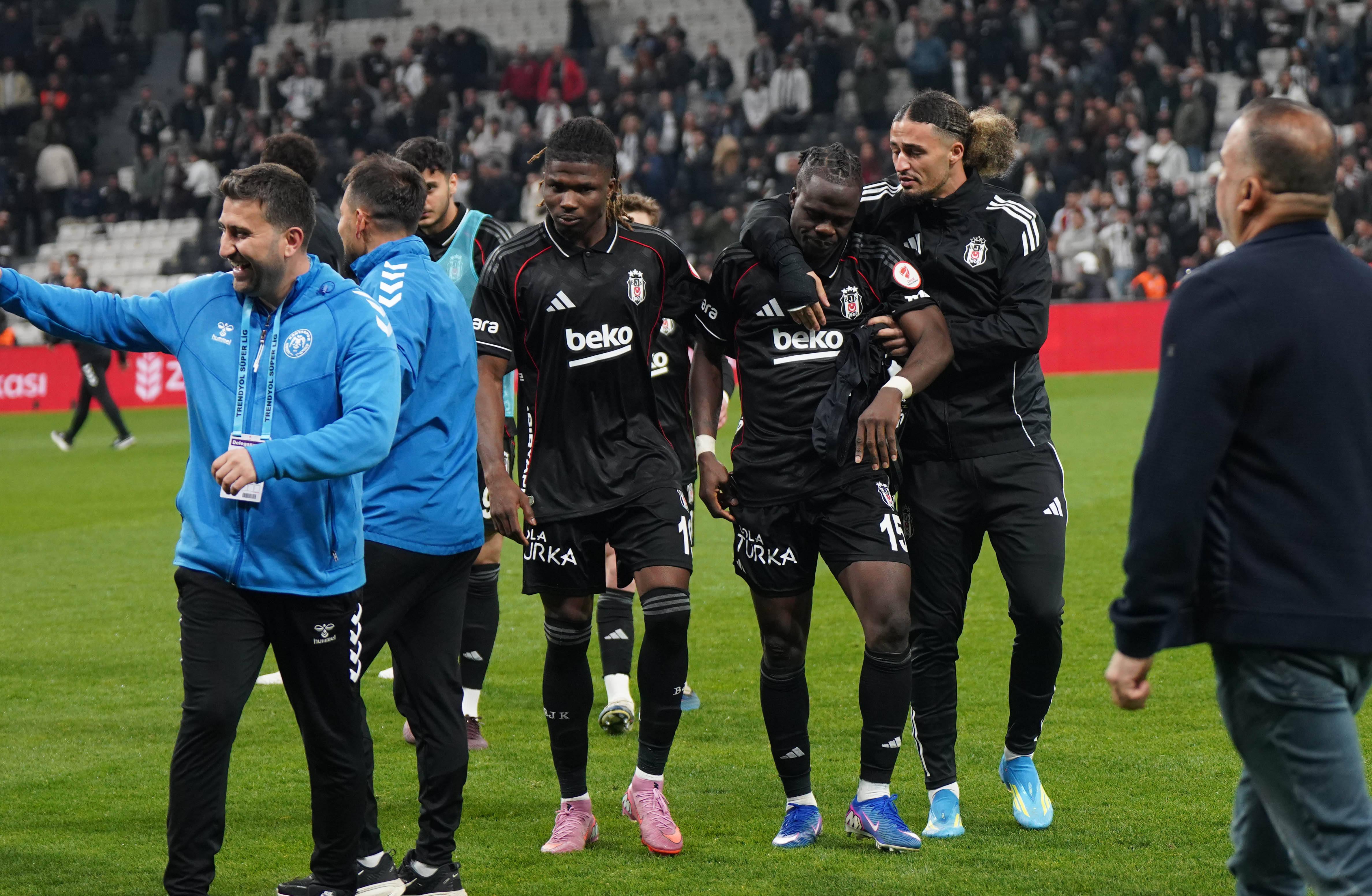 Beşiktaş Son Saniyede Gol Atarak Kazanma Başarıyor