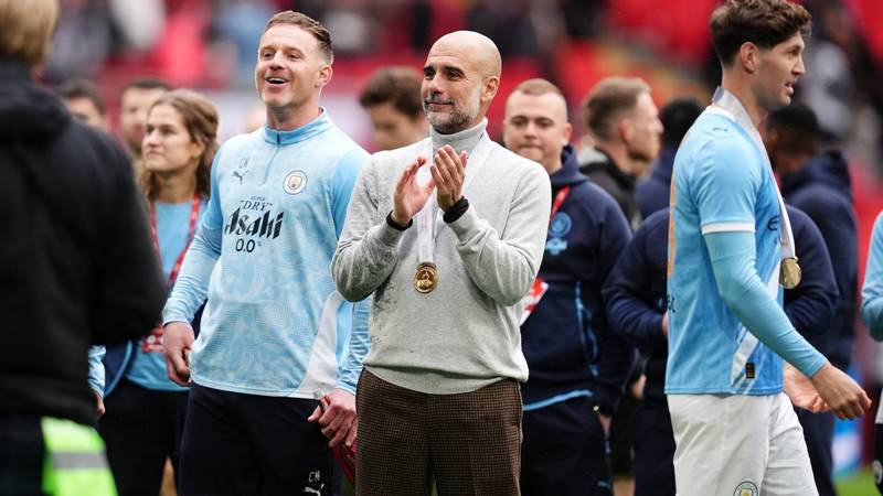 İngiliz Medyası şok: Pep Guardiola Manchester City'den ayrılıyor!