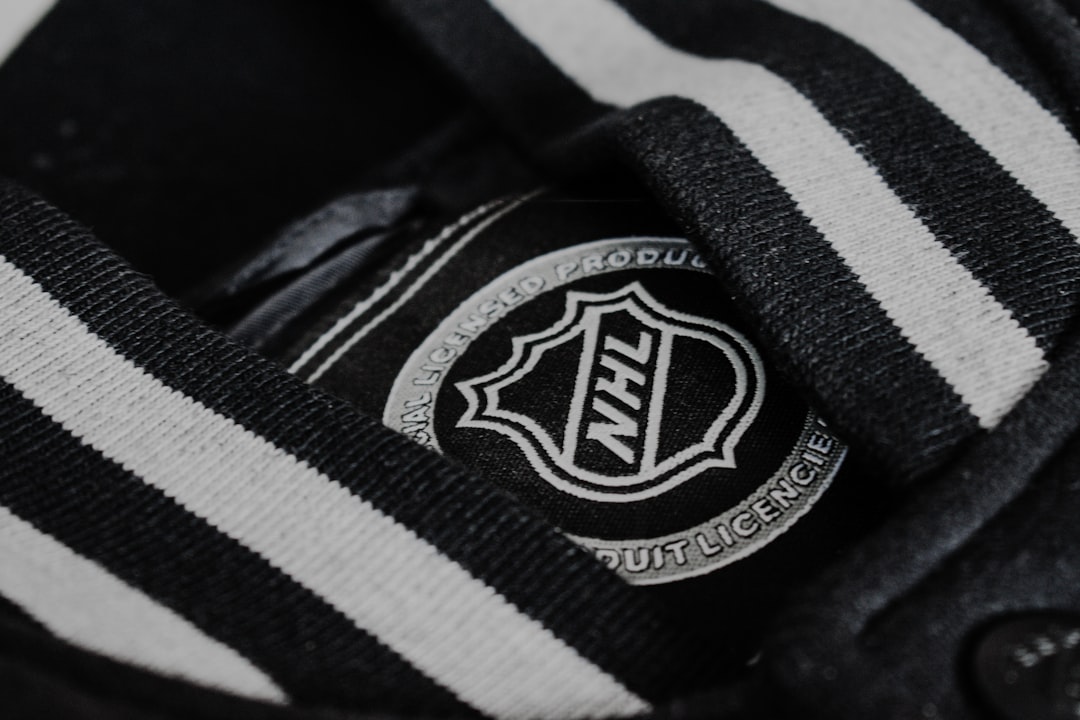 Stanley Kup'u Finali Draması: Carolina Hurricanes, Vegas Golden Knights'ı Geçerek 7. Maça Zorladı
