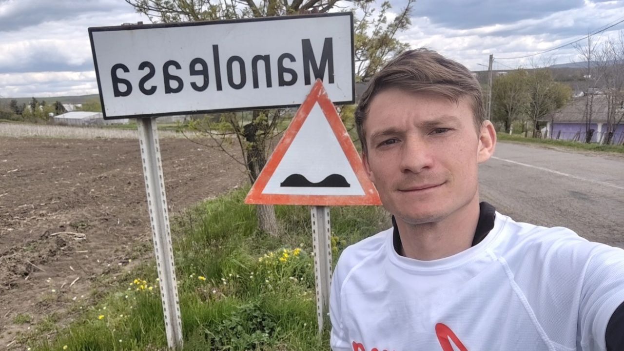 Adrian Şovea 2.800 km Romanya'ın Sınırında Koşuyor