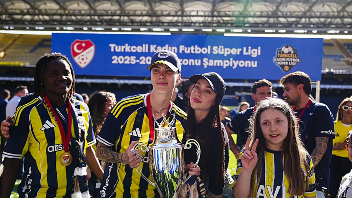 Staskova Fenerbahçe'nin Profesyonelliğini Galatasaray'dan Öne Çıkar