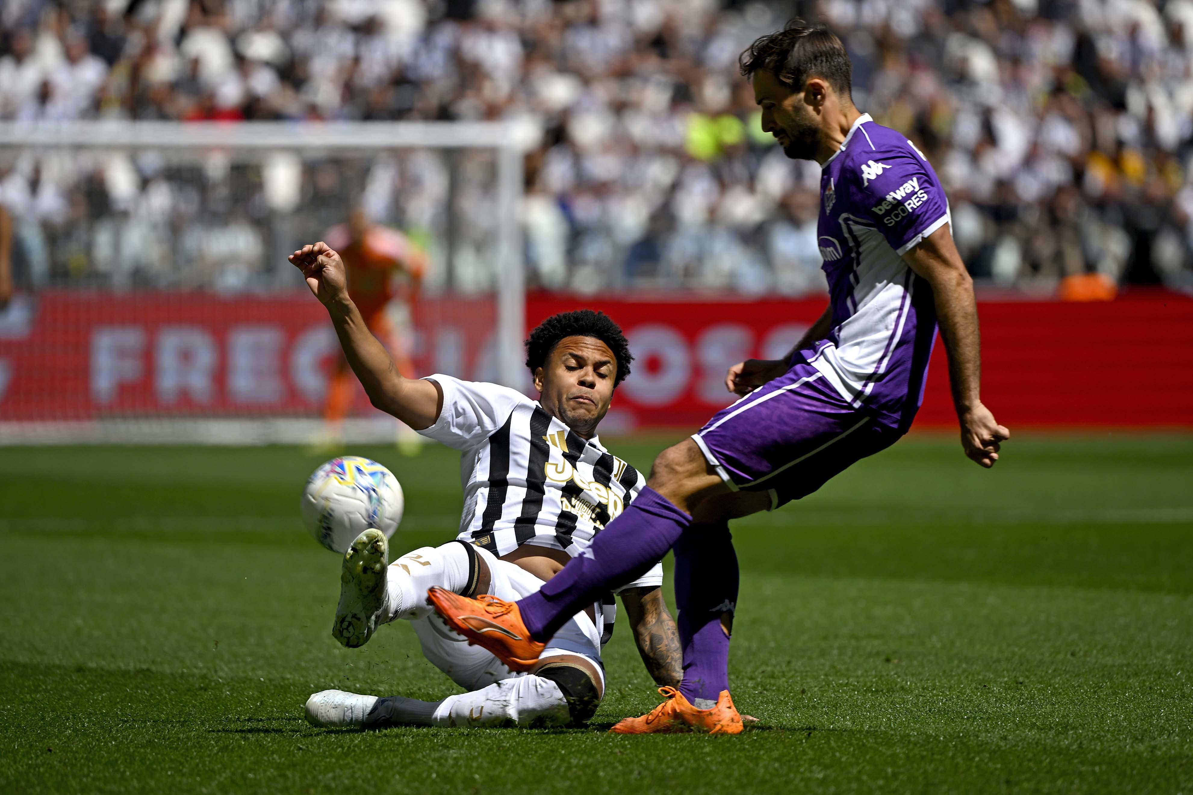 Juventus Fiorentina'dan Acı Zaferi Kaybediyor ve Şampiyonlar Ligi Hayallerini Uyuyor