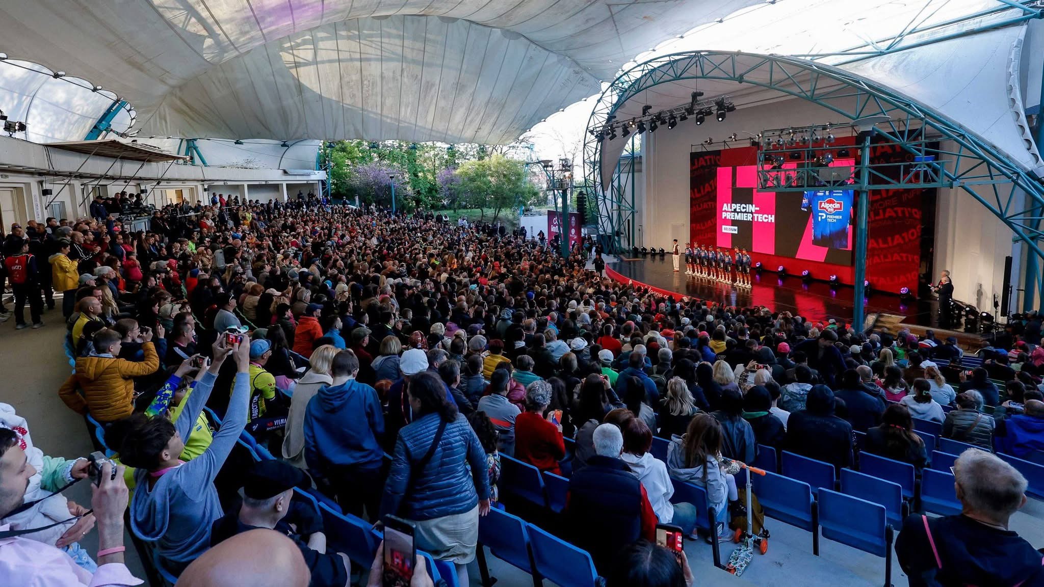 Burgas Giro d'Italia'yı Resmen Bir Çerçevenin İçiyle Kucakladı
