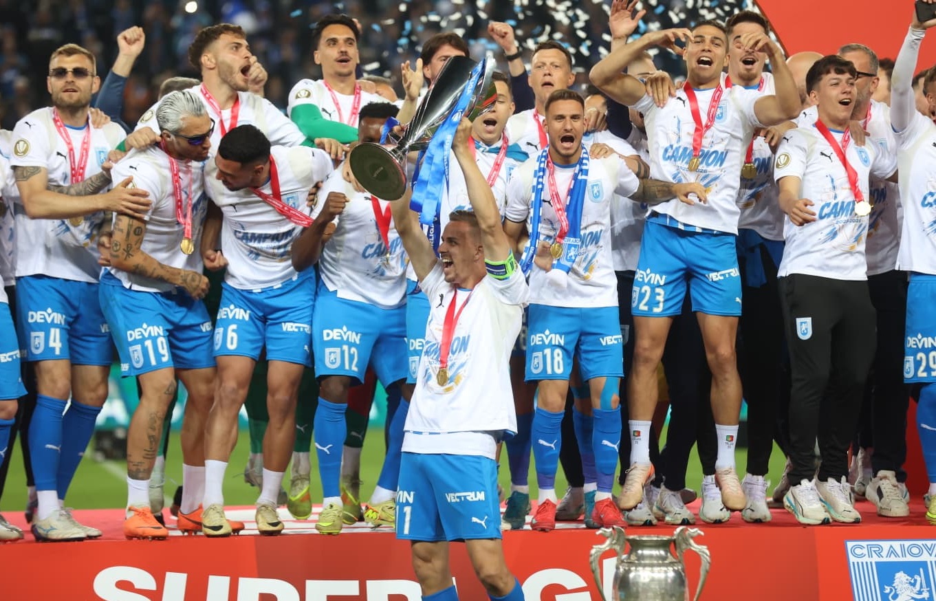 Craiova Üniversitesi'ni Trofeyi Vitrinine Koşan Beş Olteni Oyuncu
