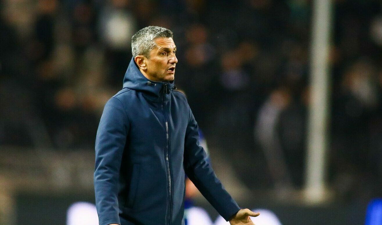 Răzvan Lucescu Beşiktaş'ın Baş Antrenörlük Pozisyonu için Kısa Listede