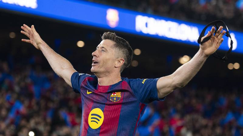 Lewandowski Dört Başarılı Yıl Sonra Barcelonadan Ayrılıyor